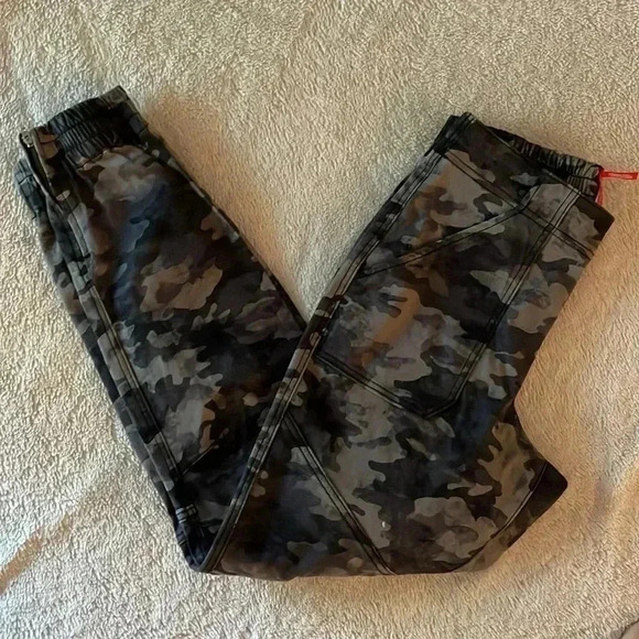 SPANX Stretch Twill Joggers - Picture 6 of 7